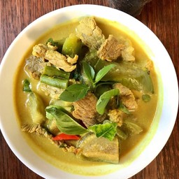 แกงกะทิเนื้อวัว Beef curry