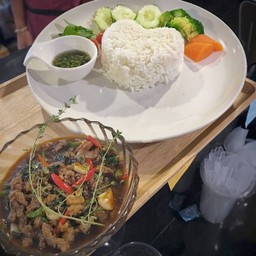 ข้าวกระเพราเนื้อแองกัส