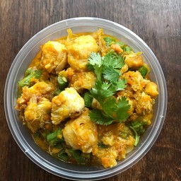 ปูผัดพริกเหลือง Fried crab with sweet yellow chili