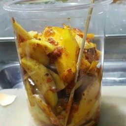 มะม่วงยำร้านผลไม้โตโต อร่อยสุดๆเลยค่ะ