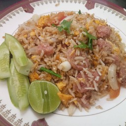 ข้าวผัดแหนม