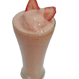 ฺBanny: Strawberry,Banana,Strawberry juice in Doi Kam brand, milk or yogurt 80 ฿