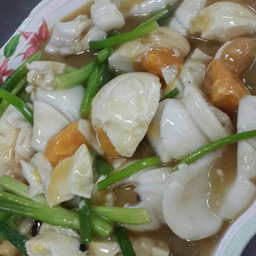 ปลาหมึกสดผัดไข่เค็ม