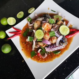 ยำปูม้าสด