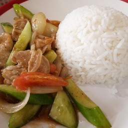 ข้าวเปรี้ยวหวานหมู