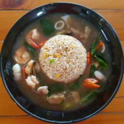 ข้าวผัดราดหน้าทะเล