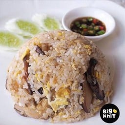 ข้าวผัดไชโป๊วเห็ดหอม (มังสวิรัติ)