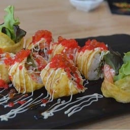 ไข่ห่อชีสโรล ไส้แซลมอน (8คำ)