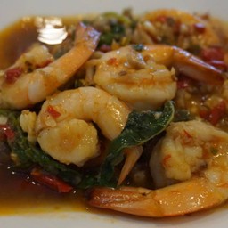 ผัดกระเพรากุ้ง