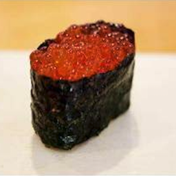 ข้าวปั้นไข่ปลาแซลมอน