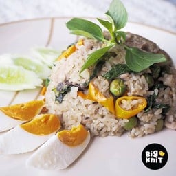 ข้าวผัดแกงเขียวหวานไก่ไข่เค็ม