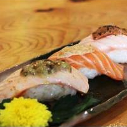 อุมินาริ สามเกลอ