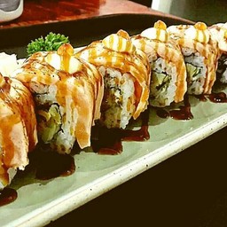 แซลมอนโรลรมควัน