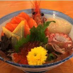 ข้าวหน้าปลาดิบอุมินาริ