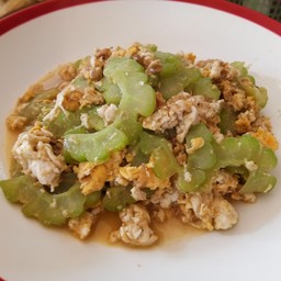 มะระผัดไข่