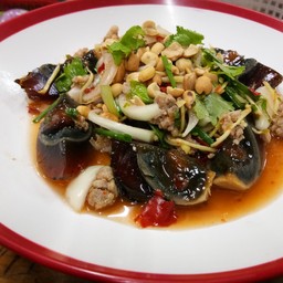 ยำไข่เยี่ยวม้า