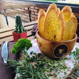 ขนมปังกระเทียม