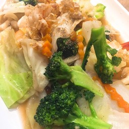 ผัดผักรวมกุ้ง (กับข้าว)