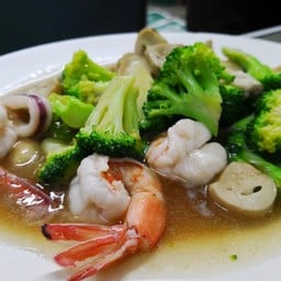 บล็อคโคลี่ผัดกุ้ง