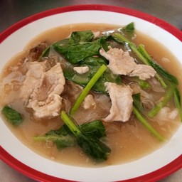 ราดหน้าเส้นใหญ่หมู