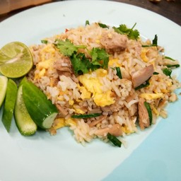 ข้าวผัดทูน่า