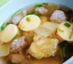 แกงจืดเต้าหู้ผักกาดขาวหมูสับ