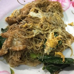 ผัดซีอิ๊วหมู เส้นหมี่