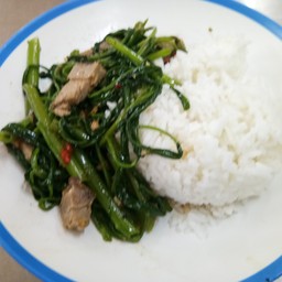ข้าวบุ้งหมูกรอบ