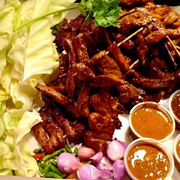 เซ็ตคู่รัก หมูย่าง+เนื้อย่าง หมูย่าง15ไม้_เนื้อย่าง10ไม้ ฟรี ข้าวเหนียว4ห่อ+น้ำจิ้มปลาร้าจัมโบ้+น้ำจิ้มแจ่วและพร้อมผักสด