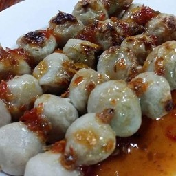 ลูกชิ้นหมูปิ้ง 2 ไม้