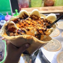 เครปวิปครีม + ฝอยทอง + กล้วยหอม