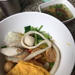 ก๋วยเตี๋ยวเนื้อตุ๋น ฉลองกรุง9