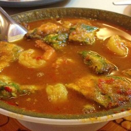 แกงส้มชะอมไข่กุ้ง