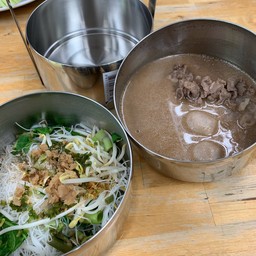 ก๋วยเตี๋ยวเนื้อ