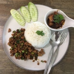 ข้าวผมขนมเธอ (กะเพราหมูสับ + หมูหวาน)
