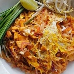 ผัดไทยไหหลำเจ๊หมวย (Pad Thai Hai Lahm)