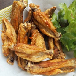 ปีกไก่ทอดน้ำปลา