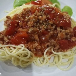 สปาเก็ตตี้ซอสมะเขือเทศ หมู