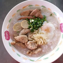 โจ๊กหมูใส่ไข่