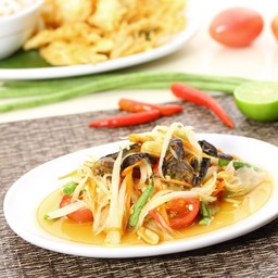 ส้มตำไทยใส่ปู