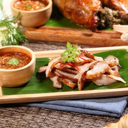 คอหมูย่างจิ้มแจ่ว