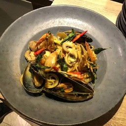 SEAFOOD THAI SPAGHETTI