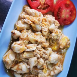 เนื้อปูก้อนผัดไข่ข้น