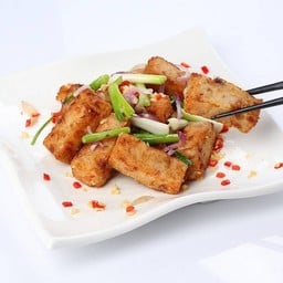 ขนมผักกาดผัดพริกเกลือ