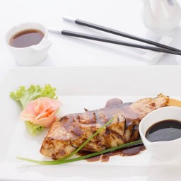 ปลาหิมะเจี๋ยนราดซอสบาร์บีคิวญี่ปุ่น