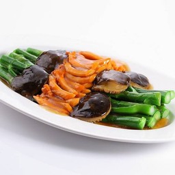 หอยหน่อไม้ทะเลเจี๋ยนคะน้าฮ่องกงเห็ดหอมน้ำมันหอย