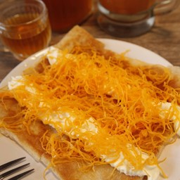 โรตีสี่เหลี่ยมวิปครีม+ฝอยทอง