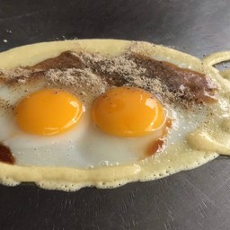 โตเกียว ไข่ พริกไทย แม็กกี้