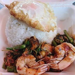 กระเพราทะเลราดข้าว