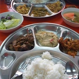 ร้านข้าวแกง เจ้ดาว